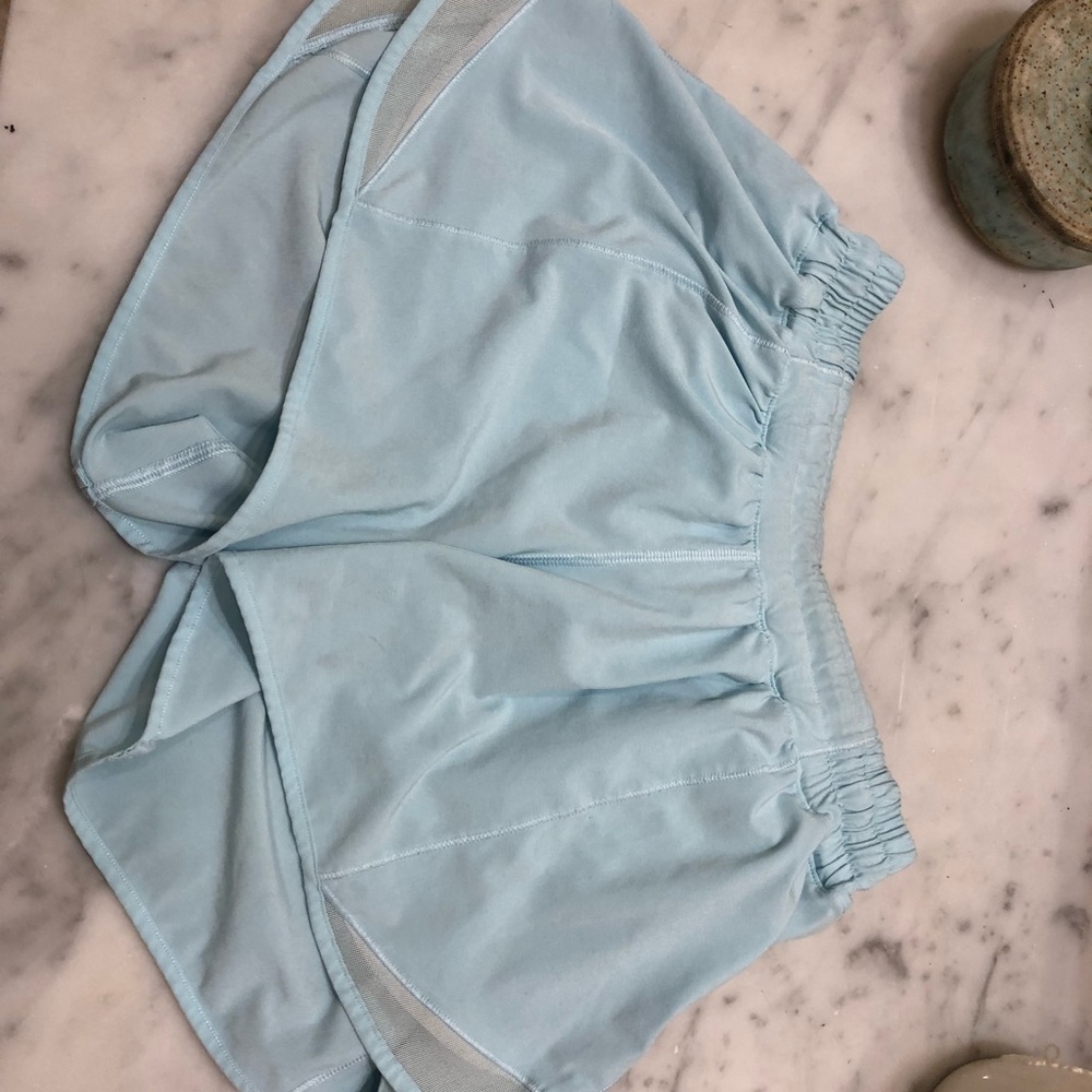 Lulu lemon hotty hot short 4’’ size 6 blue glow